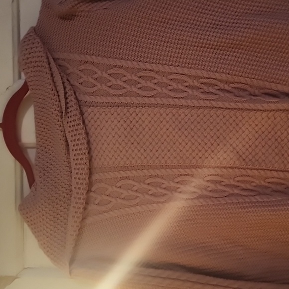 Pink sweater - Picture 2 of 3